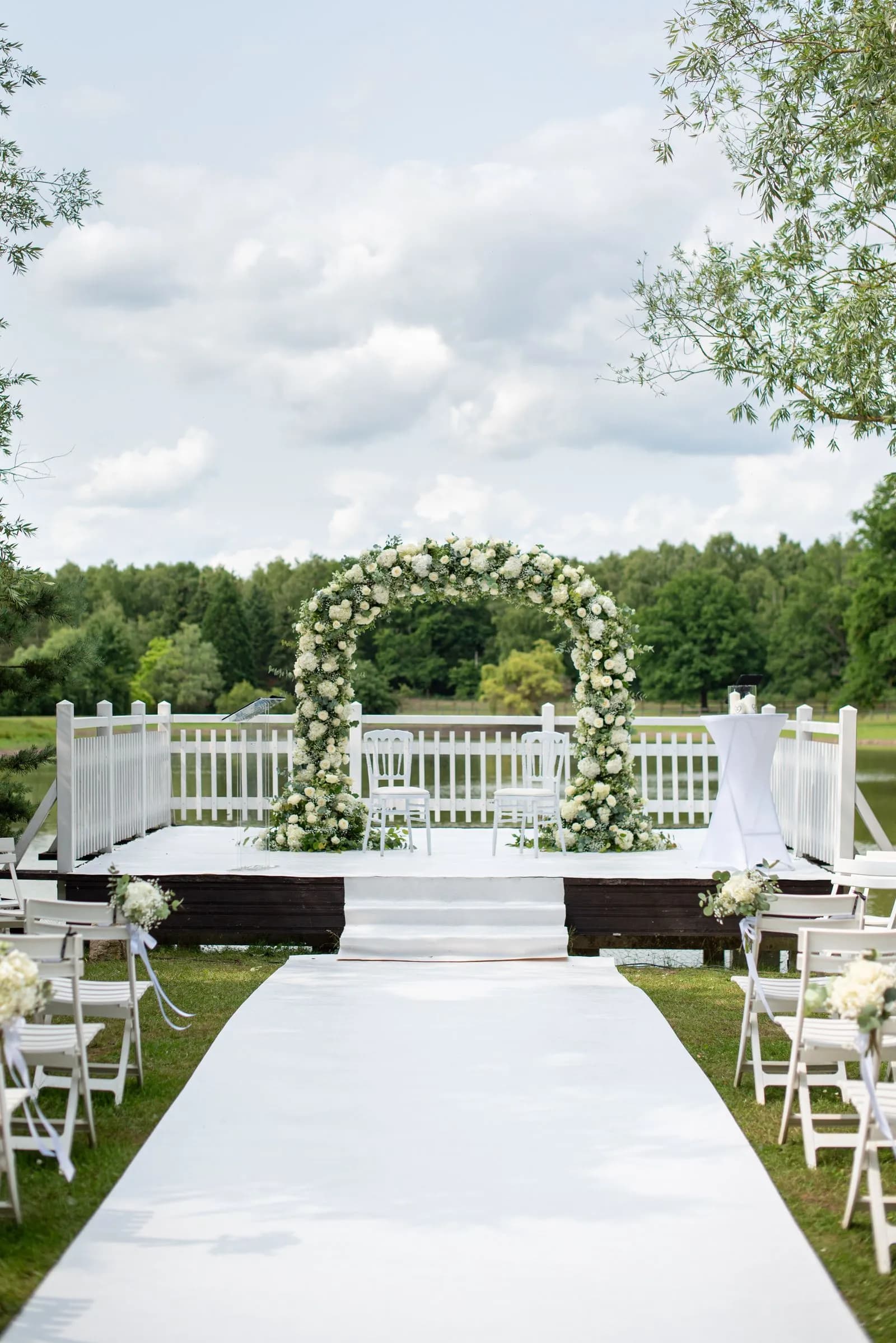 Décoration cérémonie extérieure — Île des Cérémonies Domaine de la Butte Ronde