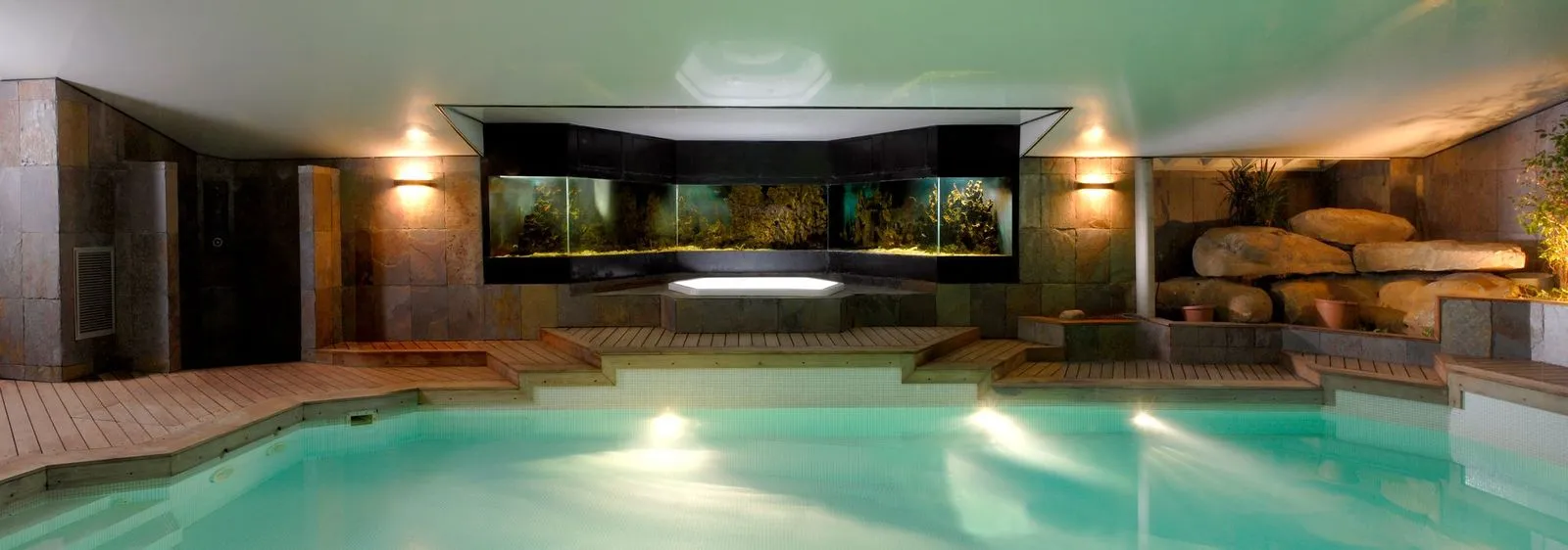 Spa et piscine couverte du Domaine de la Butte Ronde — Yvelines