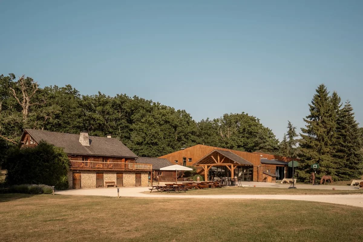 Salle Sequoia et Lodge Extérieur