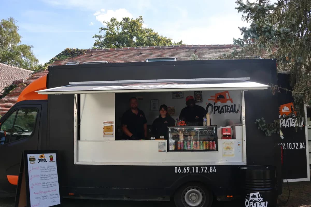 Food truck burger