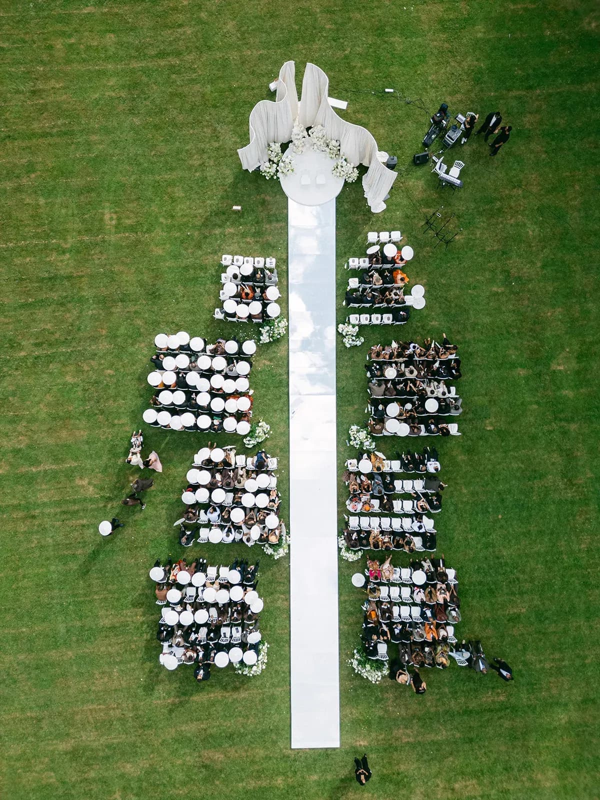 Cérémonie dans le Parc