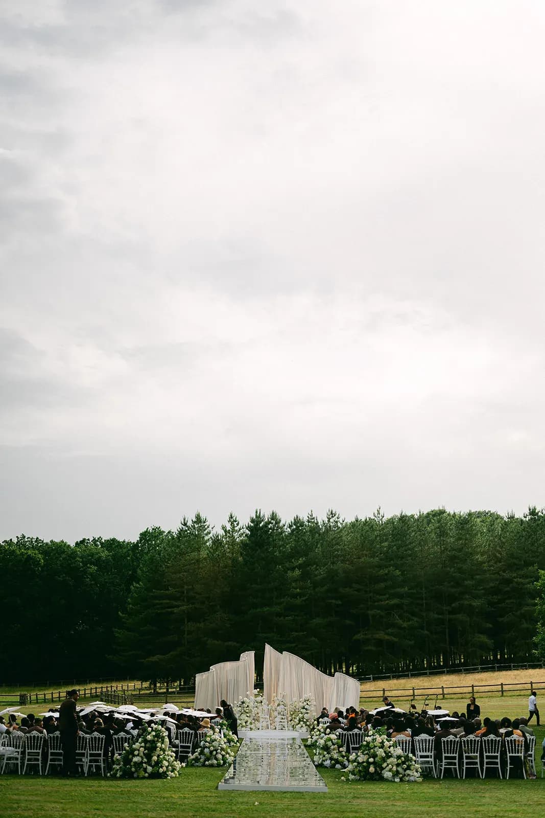 Cérémonie dans le Parc